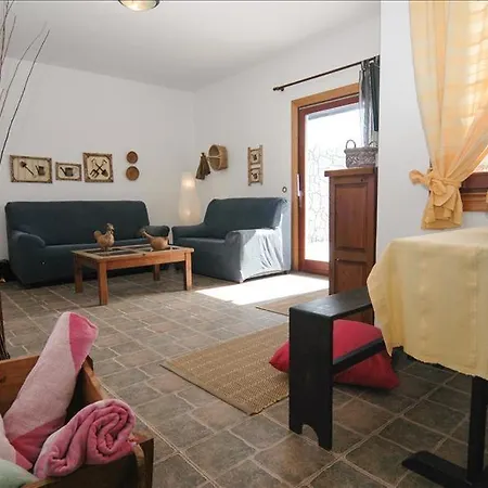 Playa Blanca Sleeps 5 With Pool And Wifi
