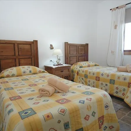Playa Blanca Sleeps 5 With Pool And Wifi Villa